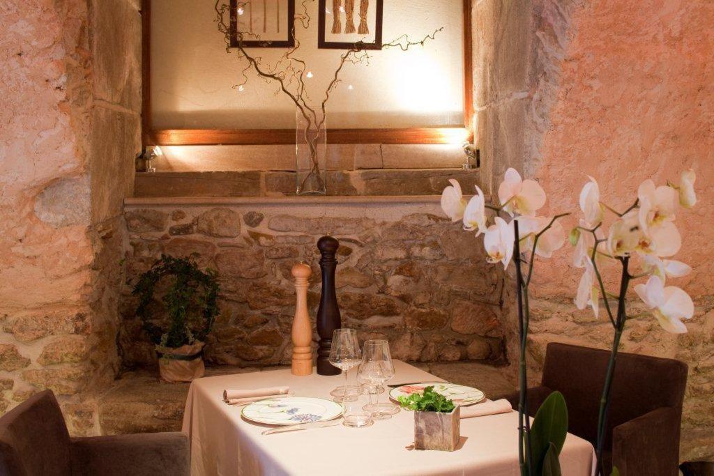Hotel Les Remparts Mirepoix  Bagian luar foto