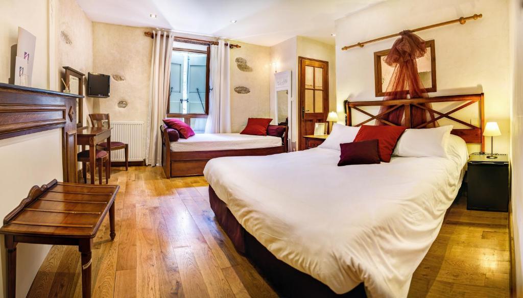 Hotel Les Remparts Mirepoix  Ruang foto